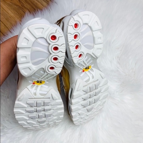 😍New Nike Air Max Plus ‘White & Gold’ - Picture 4 of 8